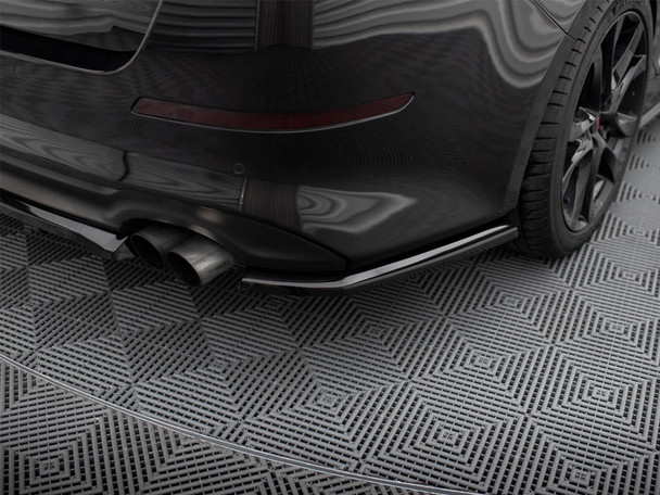 Maxton Design Central Rear Splitter (Vertical Bars) V.2 BMW X6 M-Pack G06 Facelift