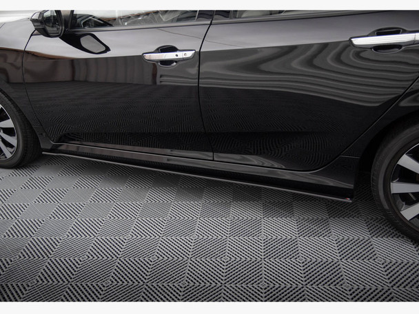 Maxton Design Street PRO Front Splitter + Flaps Honda Civic Mk10