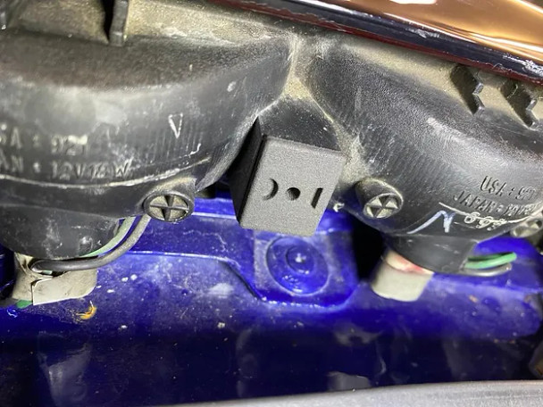 Triple R Composites Mazda RX7 FDS3 Rear Light Mount Clip
