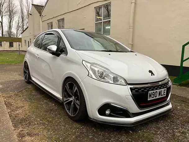 Triple R Composites Peugeot 208 GTI - Low Line Kit