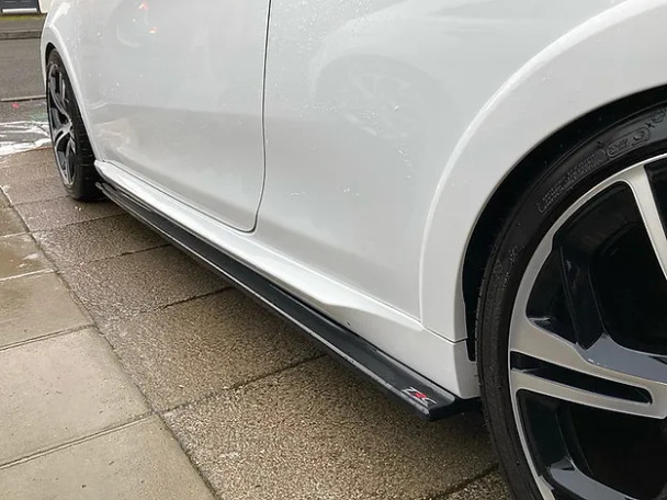 Triple R Composites Peugeot 208 GTI - Low Line Kit