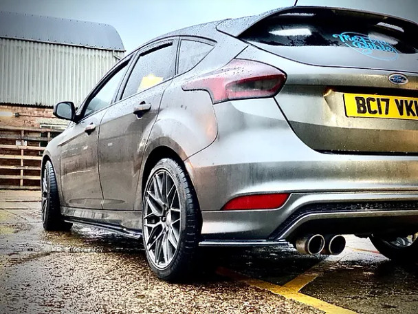 Triple R Composites Ford Focus MK3.5 ST-Line Rear Spats