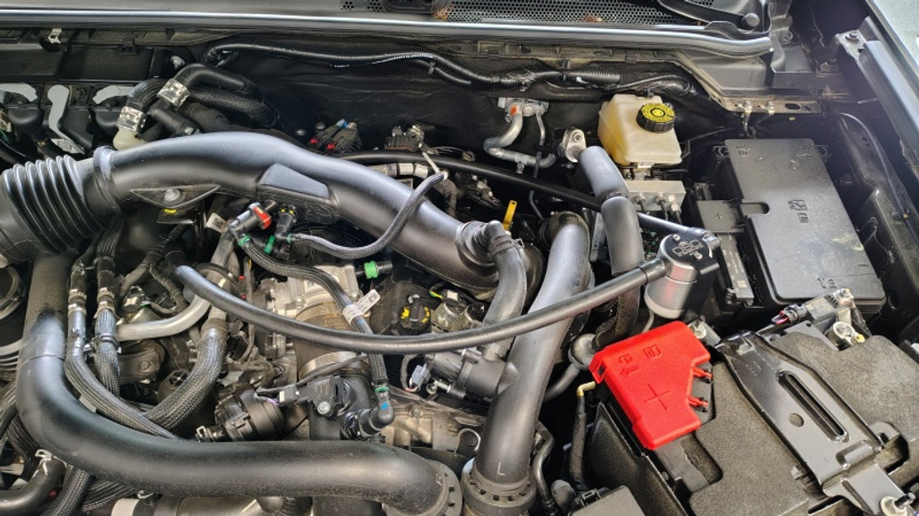 J&L 24-25 Ford Ranger Raptor 3.0L PCV Side Oil Separator - Clear Anodized - 3058P-C Photo - Close Up