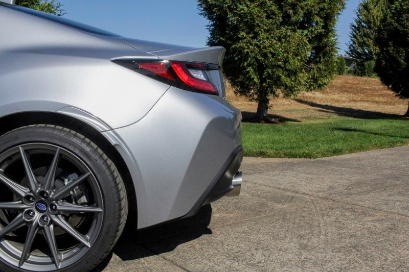Perrin 2022 BRZ/GR86 Axle Back Exhaust SS (Single Side Exit w/Helmholtz Chamber) - PSP-EXT-368BR User 1