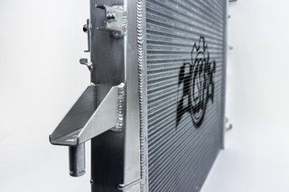 CSF Porsche 955/957 Cayenne / Audi Q7 / VW Touareg Heavy-Duty Performance Radiator - 7227 Photo - Close Up