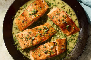 Pan-Seared Salmon with Lemon Butter Sauce