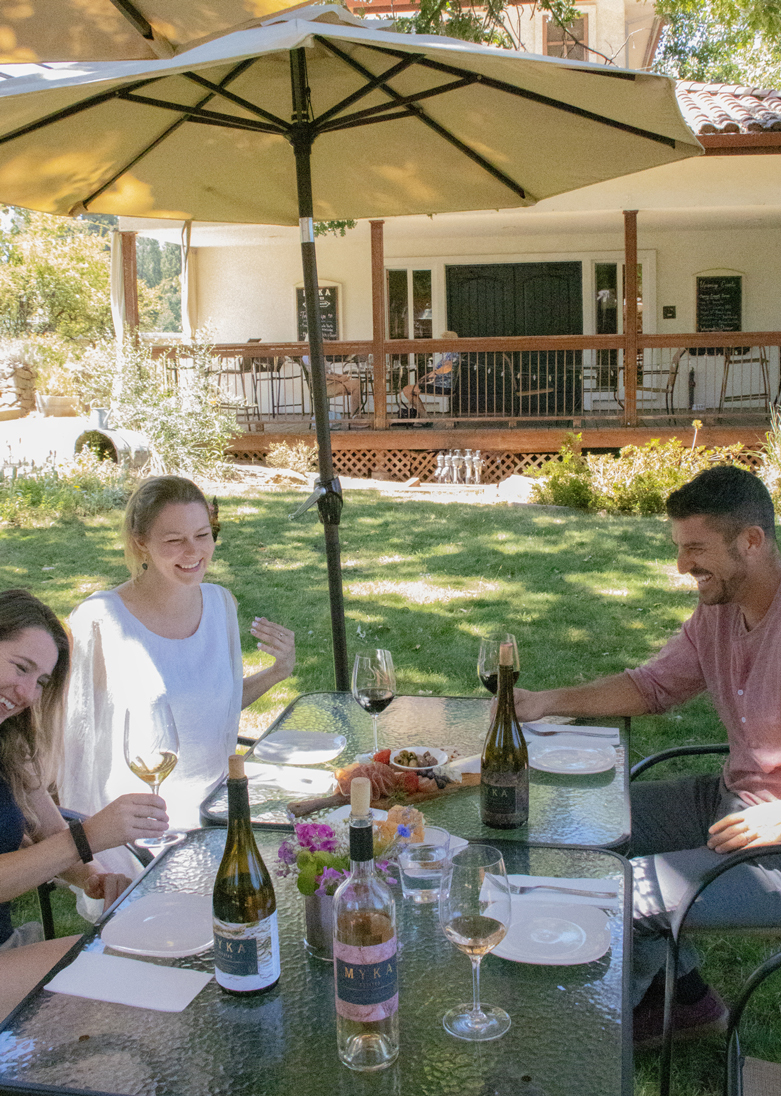 Group Tasting on Lawn