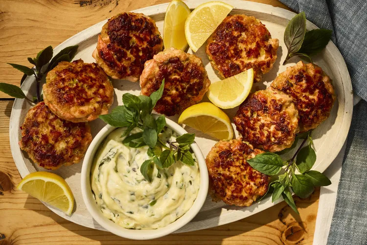 Lemongrass salmon cakes with garlic-basil aioli