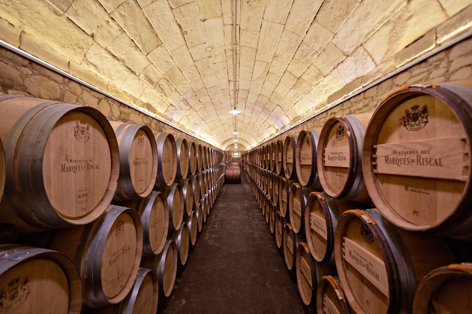 Marqu&eacute;s de Riscal Gran Reserva &mdash; signature gold mesh