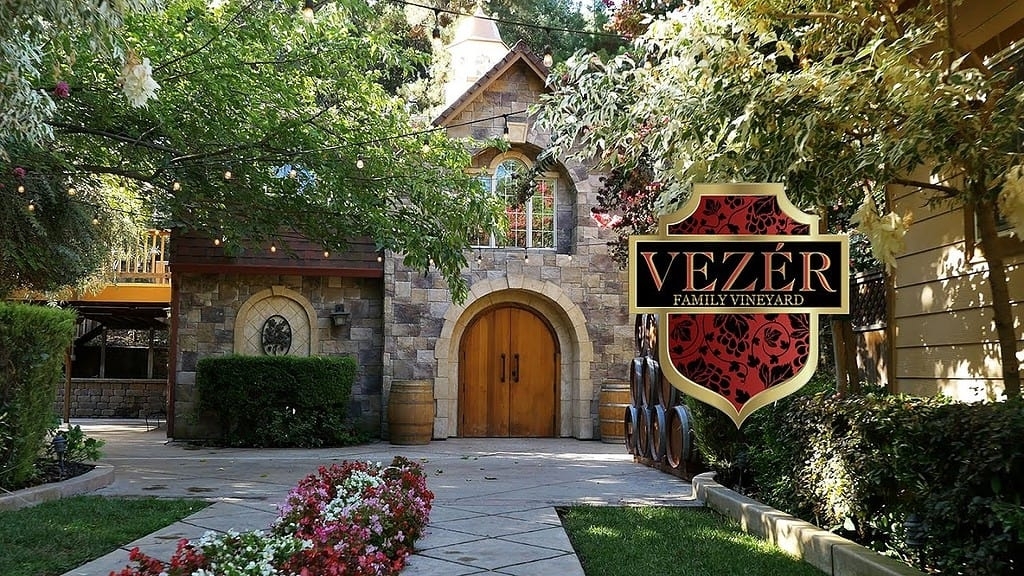 Vezer estate