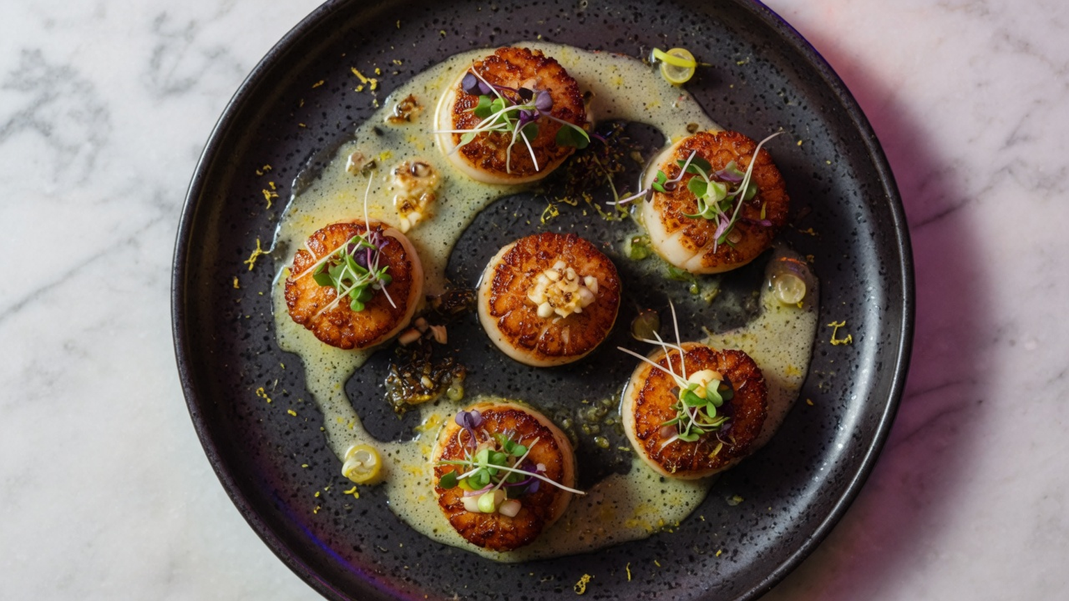 Pan-seared scallops, food pairing image