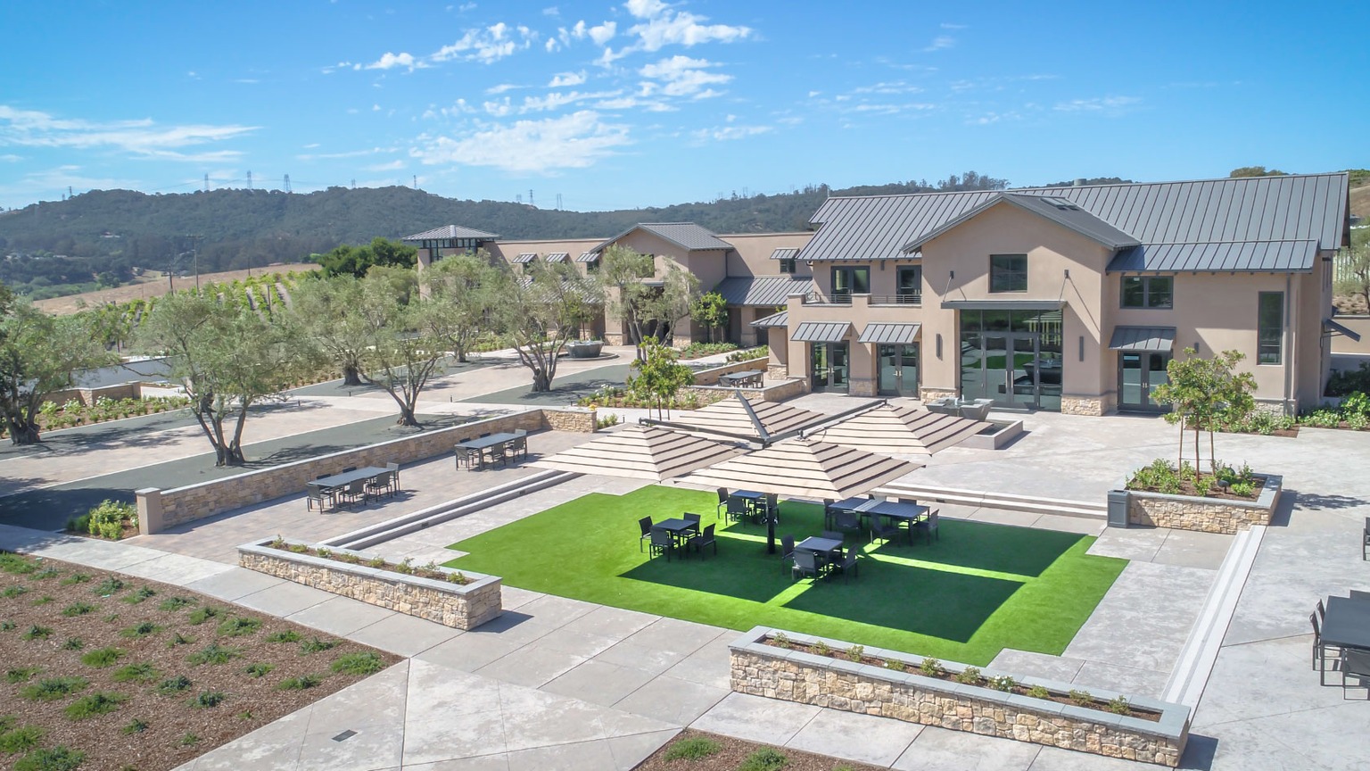 Center of Effort estate, official photograph