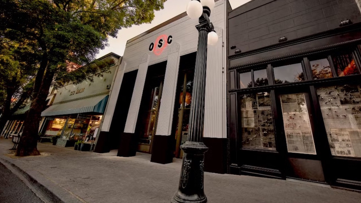 Orin Swift tasting room on the street in St. Helena, the OSC mark on the white facade