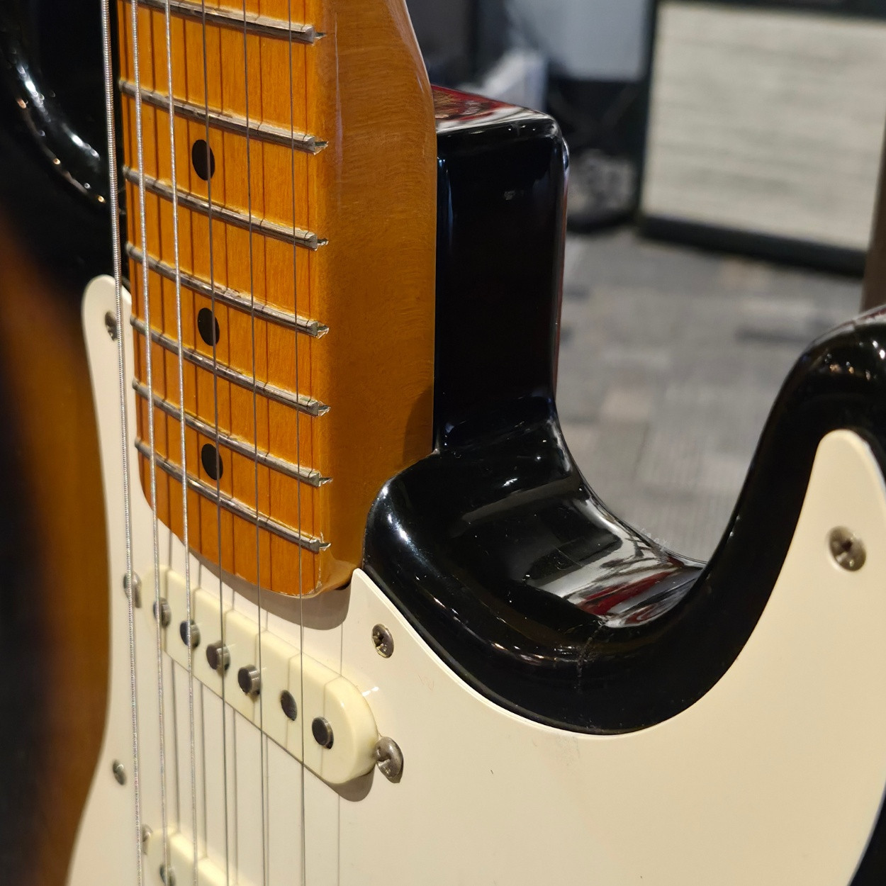 1989 Fender American Vintage Reissue 57 Stratocaster - Sunburst (7