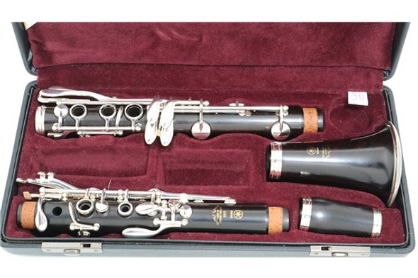 Yamaha YCL-650 Bb Clarinet in case