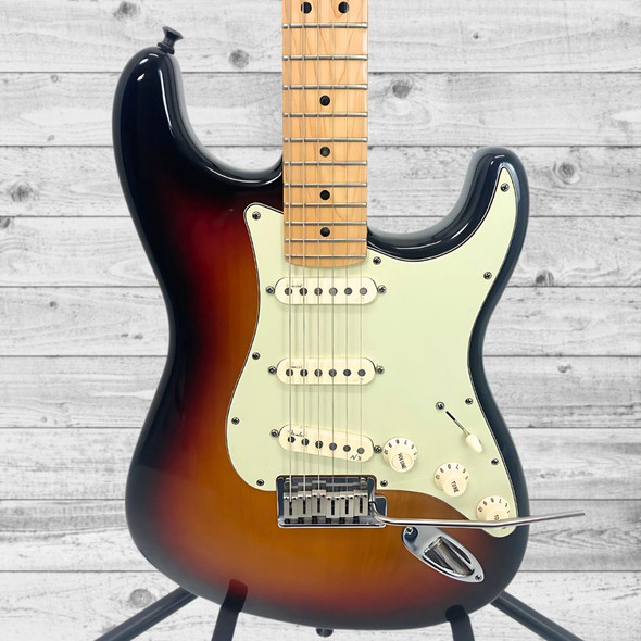 2009 Fender American Deluxe Stratocaster front