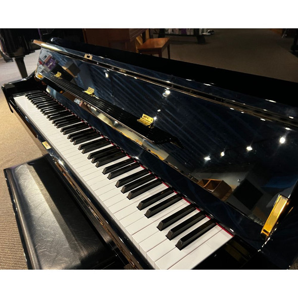 Pre-Owned Yamaha U1 Upright Piano - Polished Ebony (633518)