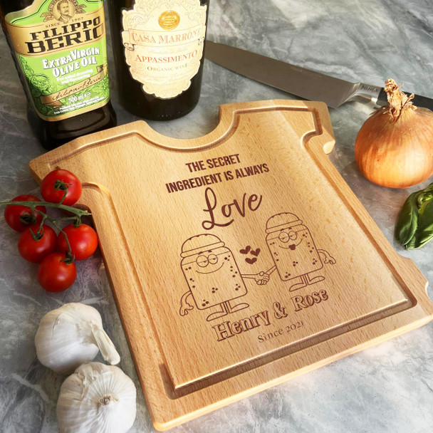 T-Shirt Wood Salt & Pepper Shaker Love Couple Personalised Chopping Board