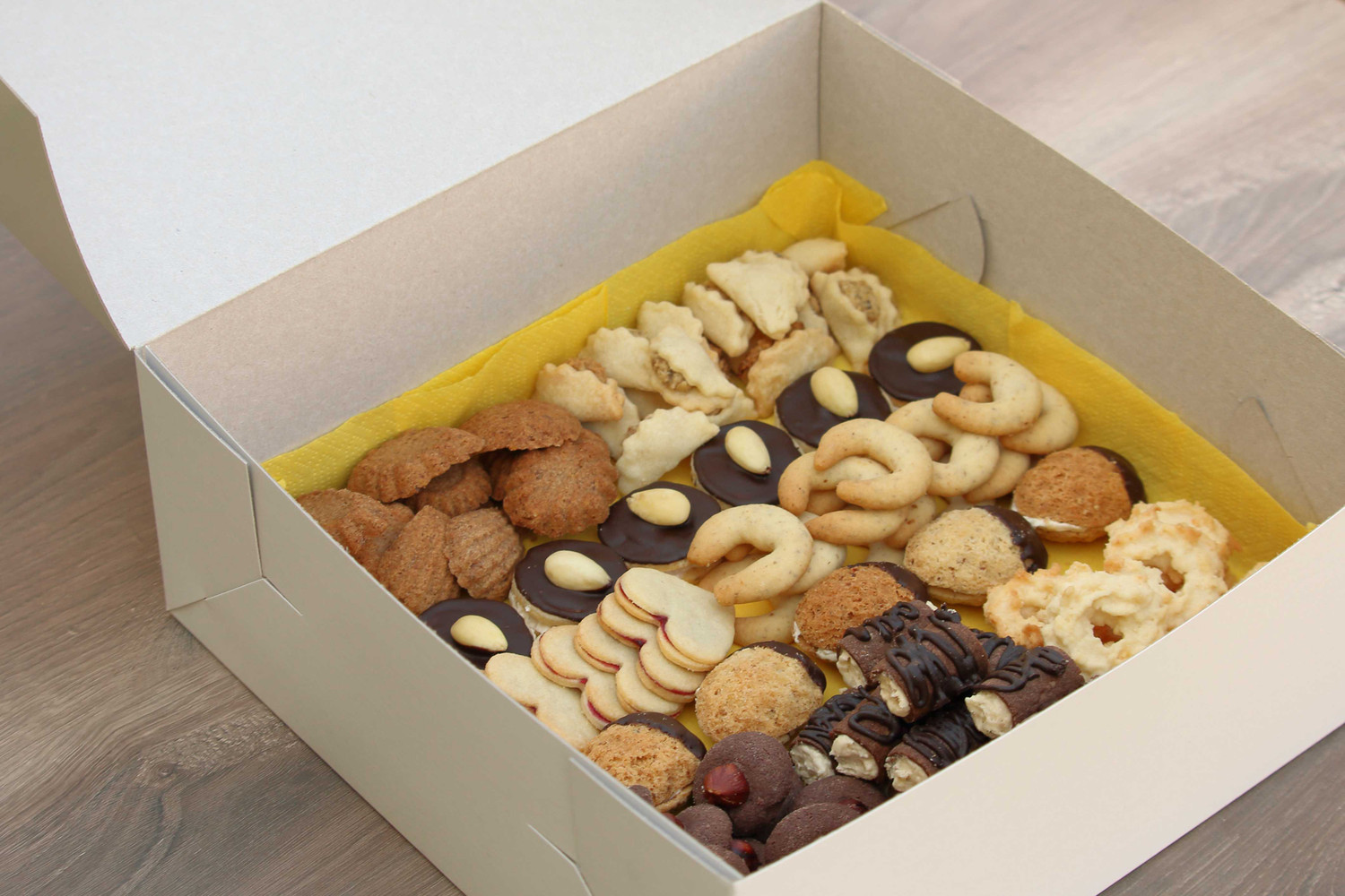 Cake Box [7x7x3inch] (a pack of 250)