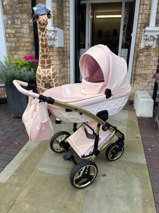 Junama Candy Premium Pearl Pink 2-in-1 pram and pushchair lifestyle image