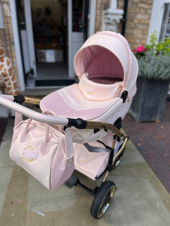 Junama Candy Premium Pearl Pink 2-in-1 pram and pushchair lifestyle image