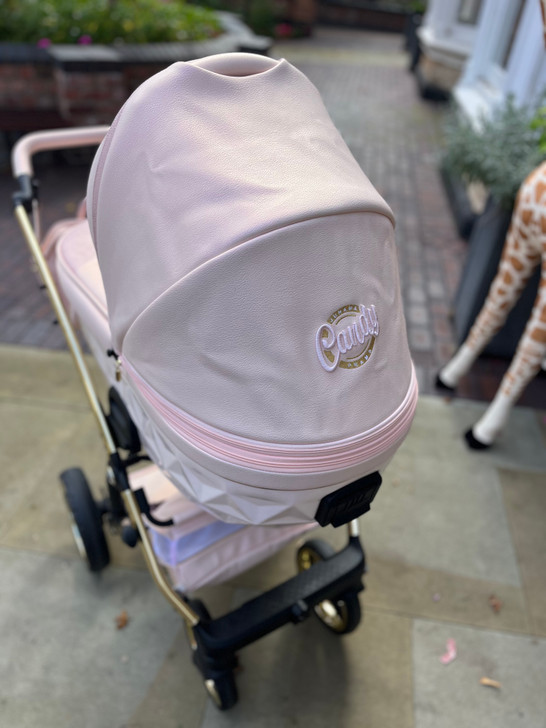 Junama Candy Premium Pearl Pink 2-in-1 pram and pushchair lifestyle image