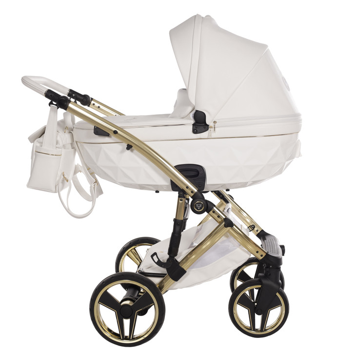 Junama Candy Premium White 2-in-1 pram and pushchair carrycot detail