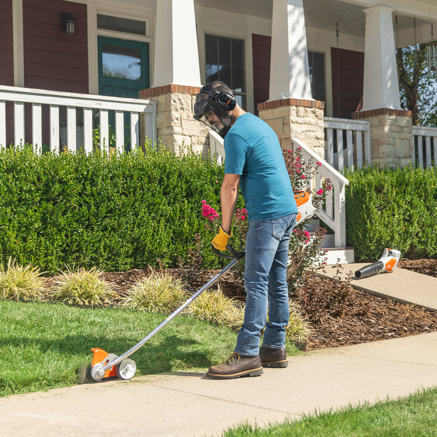 Stihl FCA80 Lithium Ion Curved Edger - Valley Power Equipment