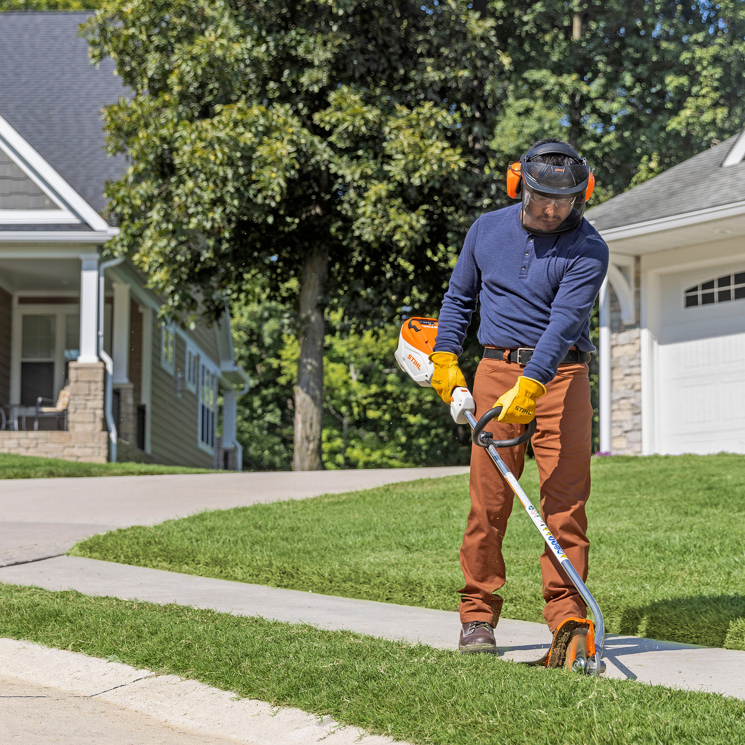 Stihl FCA80 Lithium Ion Curved Edger - Valley Power Equipment
