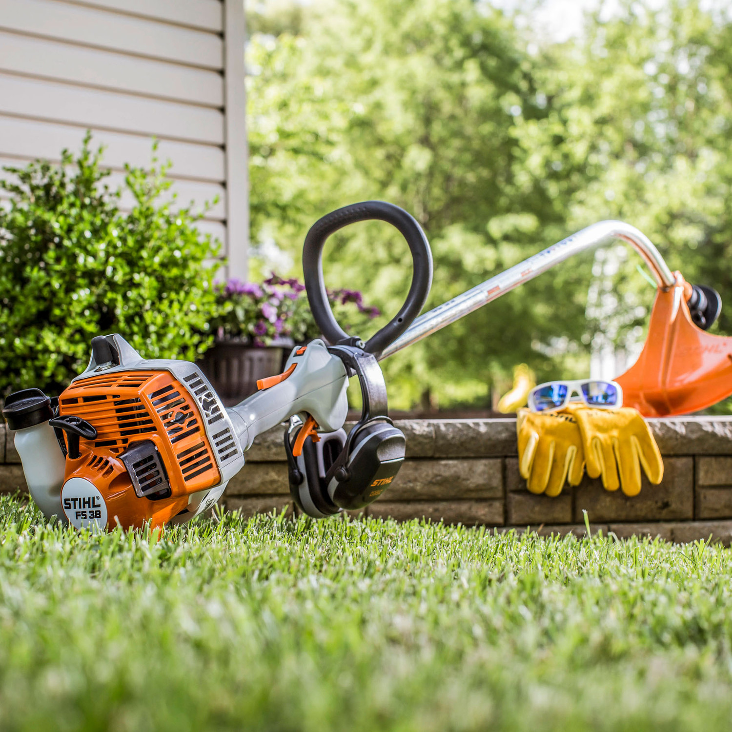 Stihl FS38 Curved Shaft Weed Trimmer - Valley Power Equipment