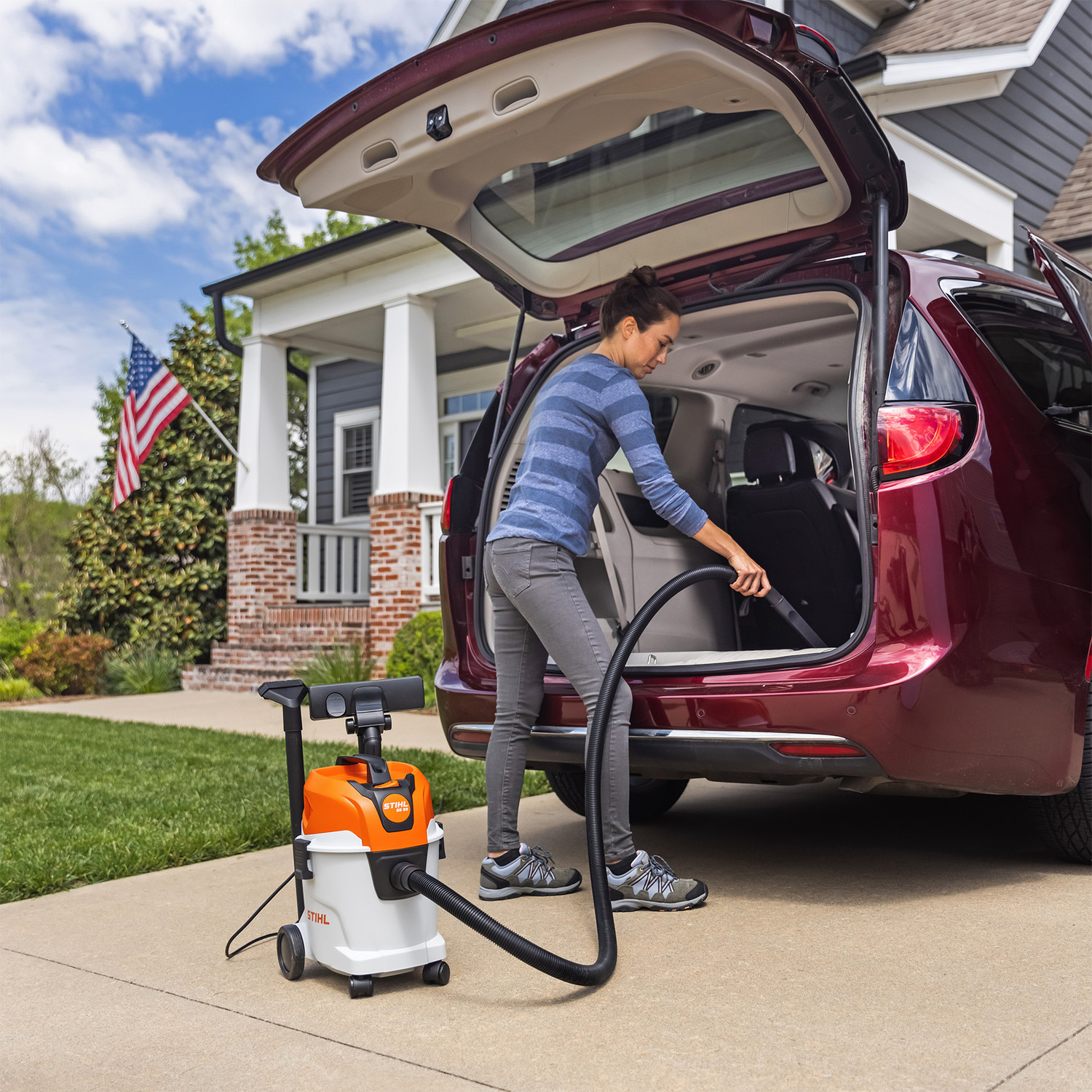 Stihl SE33 3.2 Gallon Vacuum Cleaner - Valley Power Equipment
