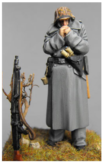 German MG42 Gunner cold