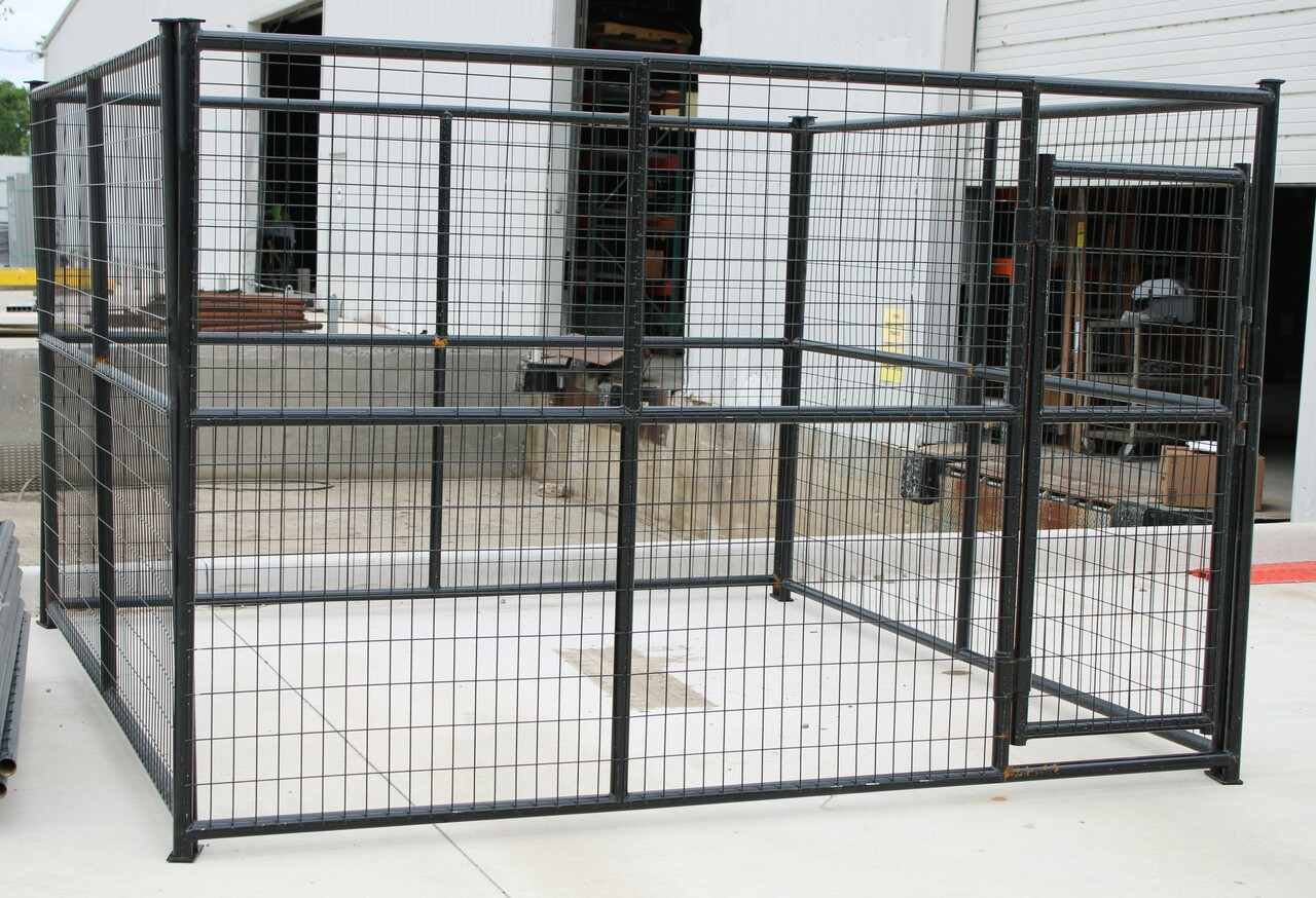 Lodge hot sale expandable kennel