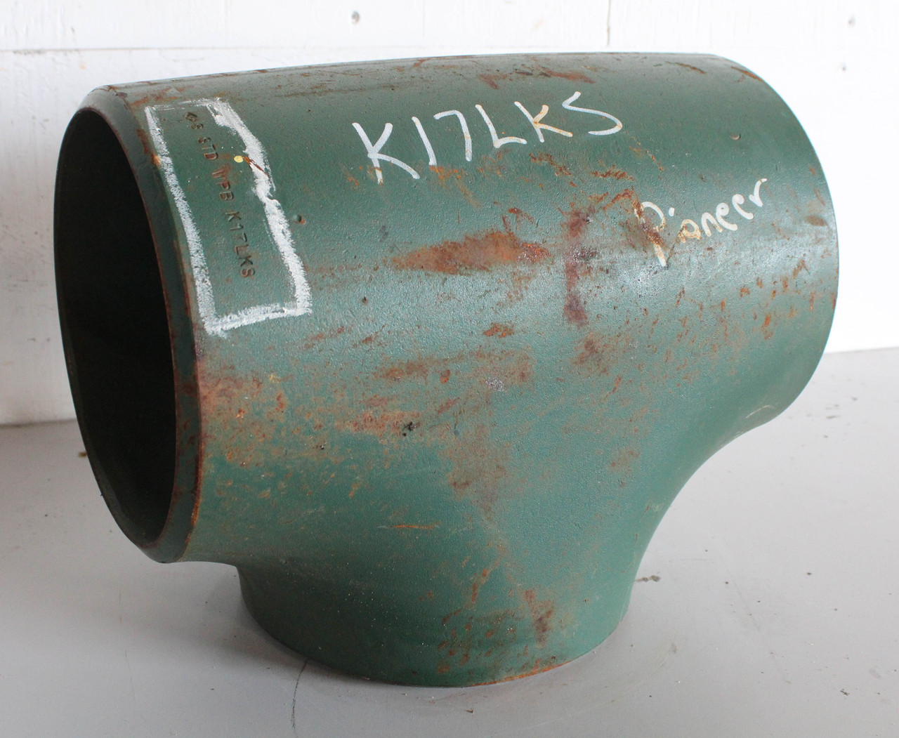 Hackney 8" Tee Weld STD WPB K17LKS