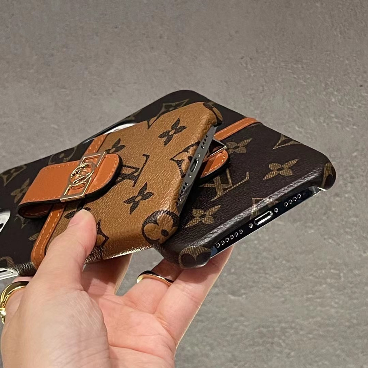 Leather Wristband Cover Fundas  Louis Vuitton Iphone 11 Case