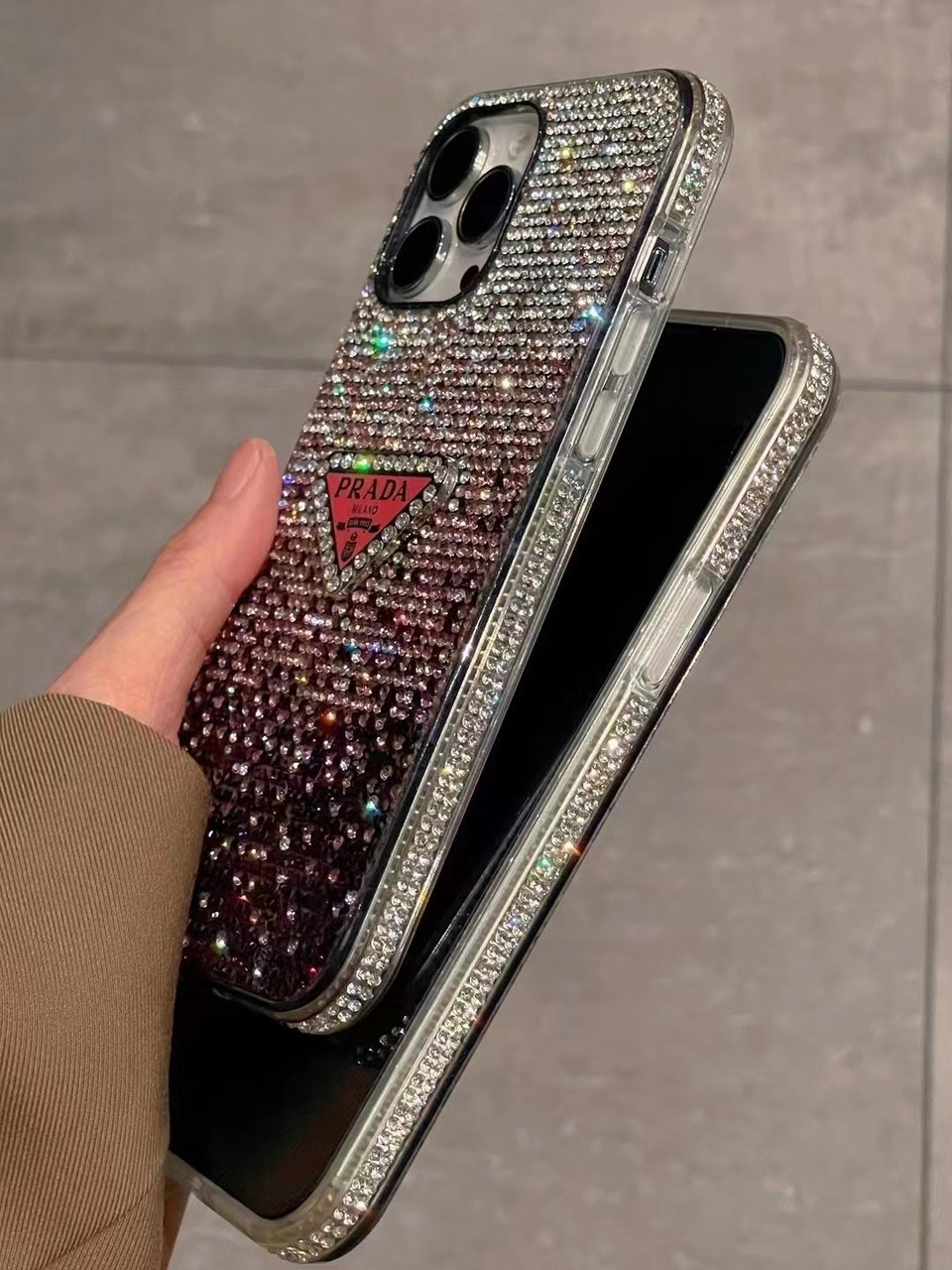 PRADA ストーン装飾 iPhone17ケース prada スマホ ショルダー プラダiphoneケース iphone17/17pro ケース