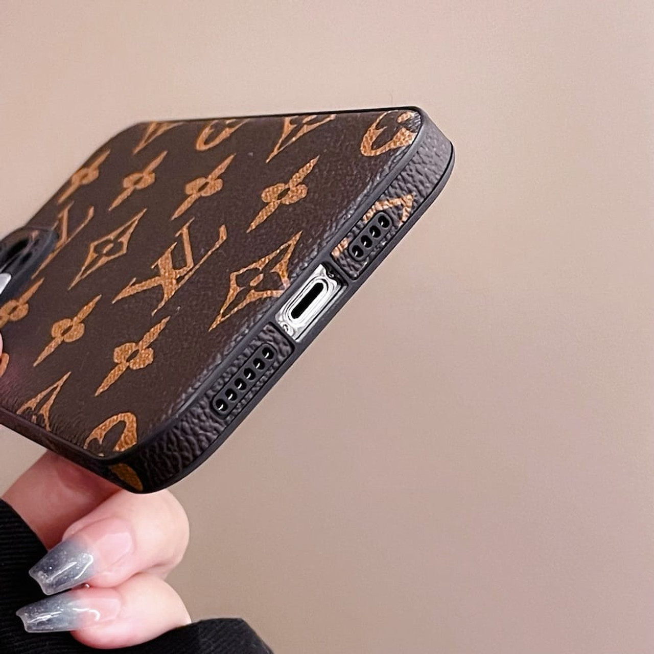 LOUIS VUITTON - cocoLouis Vuitton IPHONE・バンパー 13 PRO louis vuitton iPhone case For iPhone 13 Pro Bumper Dauphine