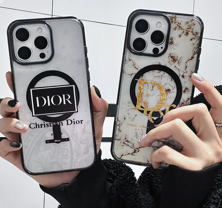 日本の正規取扱店 Christian Dior iPhone14pro max ケース