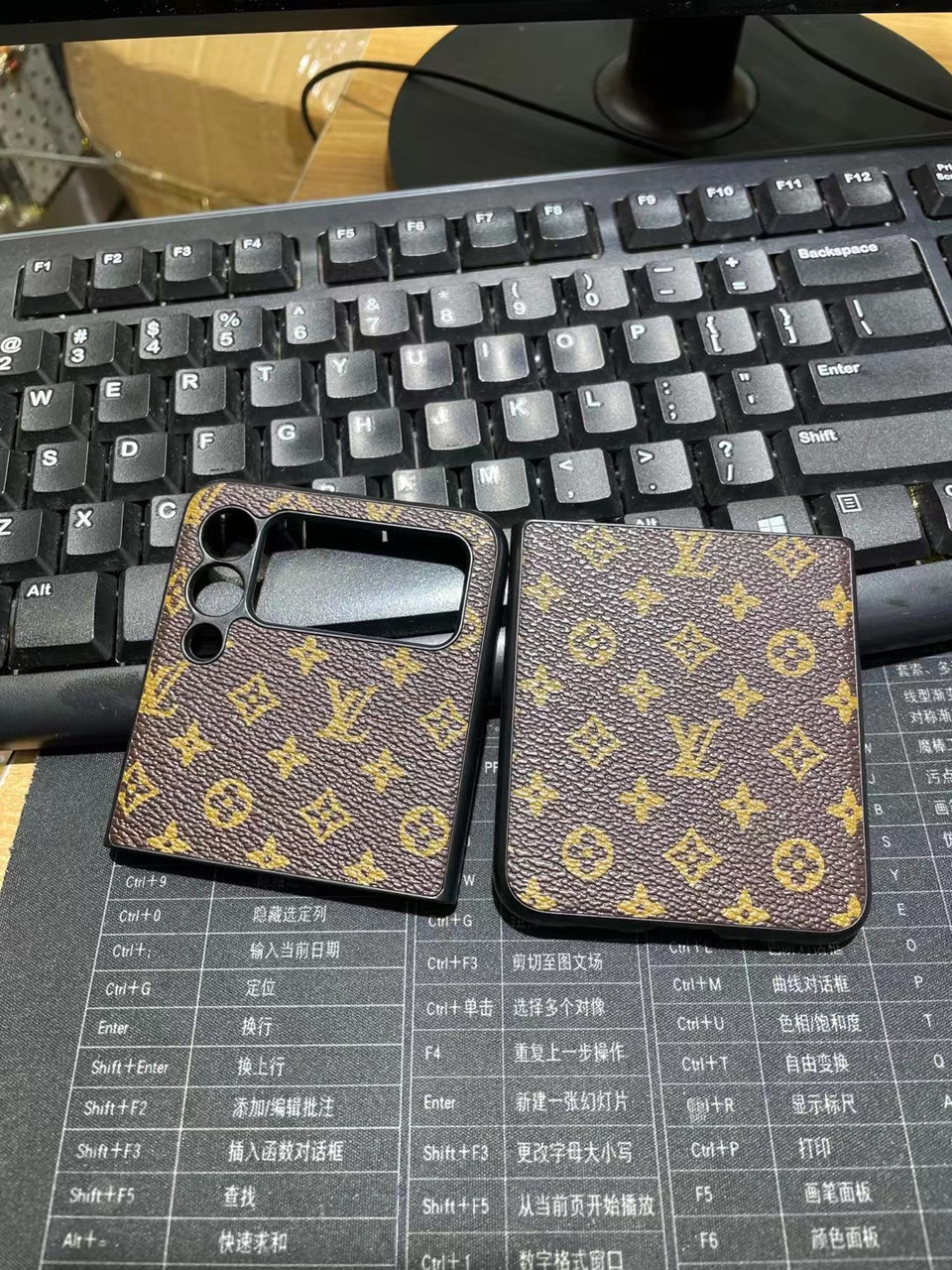 Louis Vuitton Cover Case For Samsung Galaxy Z Flip 3 - Z Flip 2 - Z Flip 1  /1
