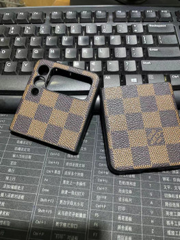 OnlineBoutikStore, Louis Vuitton Case Cover Coque Custodia Hulle For Samsung Galaxy Z Flip 5 - For Samsung Galaxy Z Flip 4 - For Samsung Galaxy Z Flip 3 #LouisVuitton #CaseLouisVuitton #CaseLouisVuittonZFlip