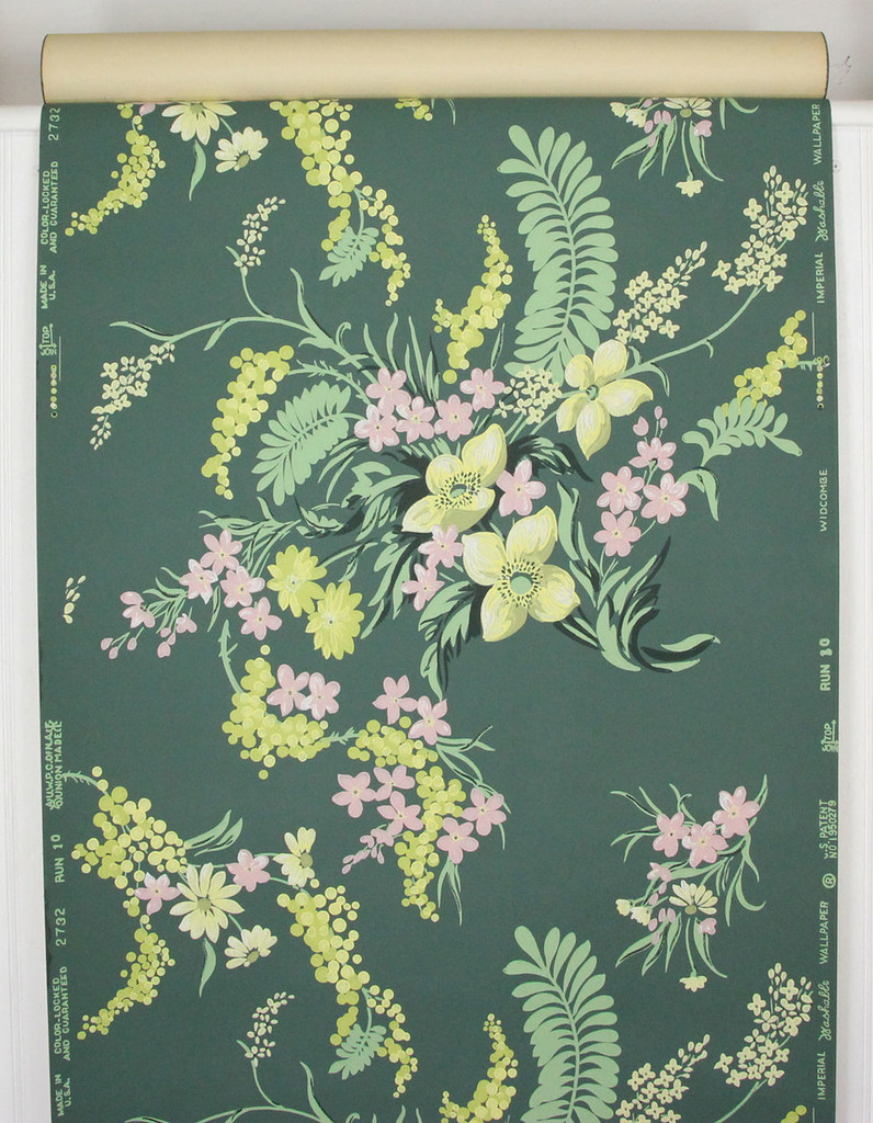 1940s Vintage Wallpaper Pretty Bouquets on Dark Green ...