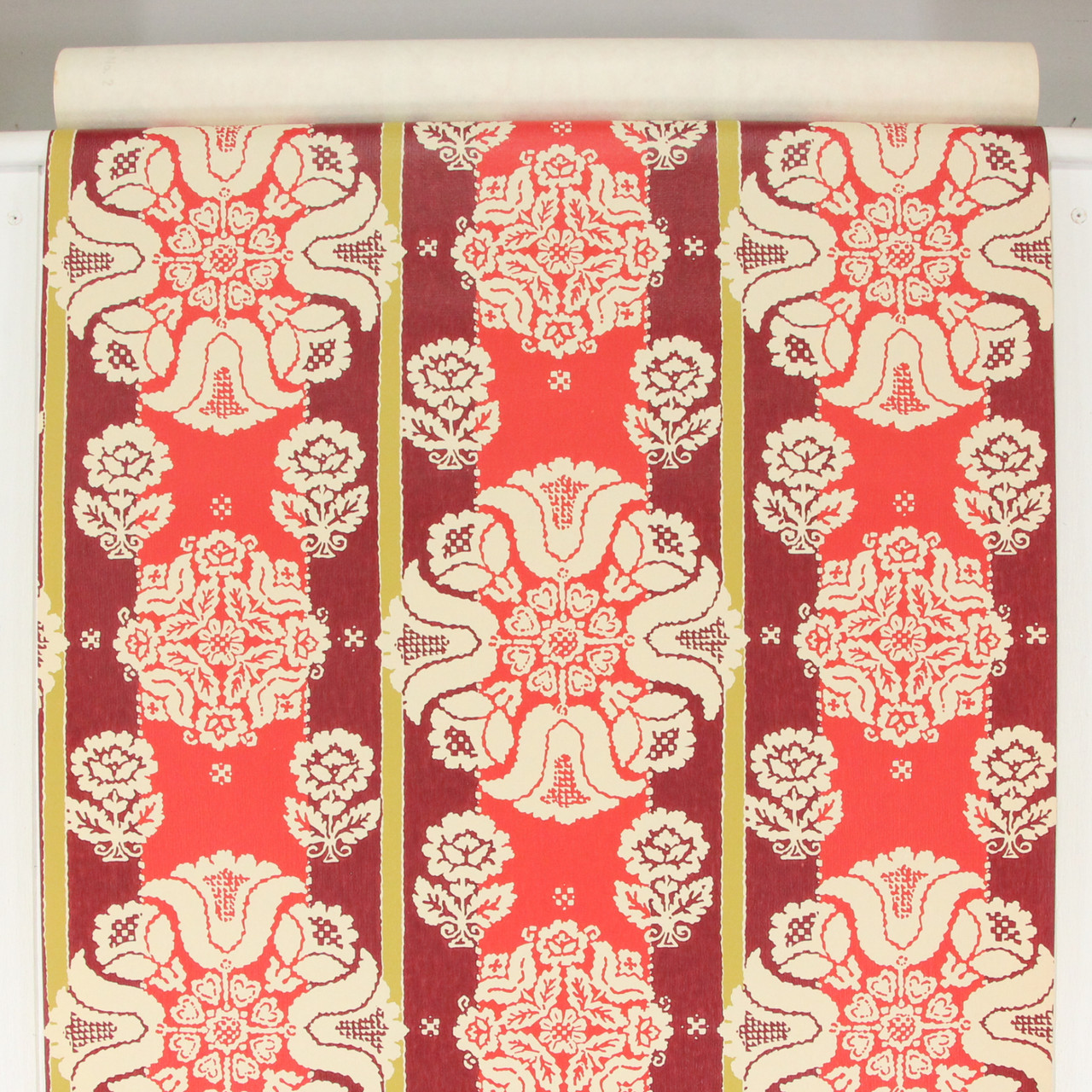 red and gold vintage wallpaper
