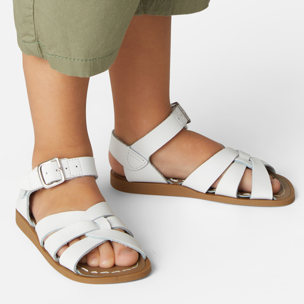 11 Pairs of the Best Velcro Sandals For Women 2023