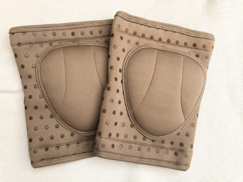 Sweet Berries Grip Knee Pads Beige
