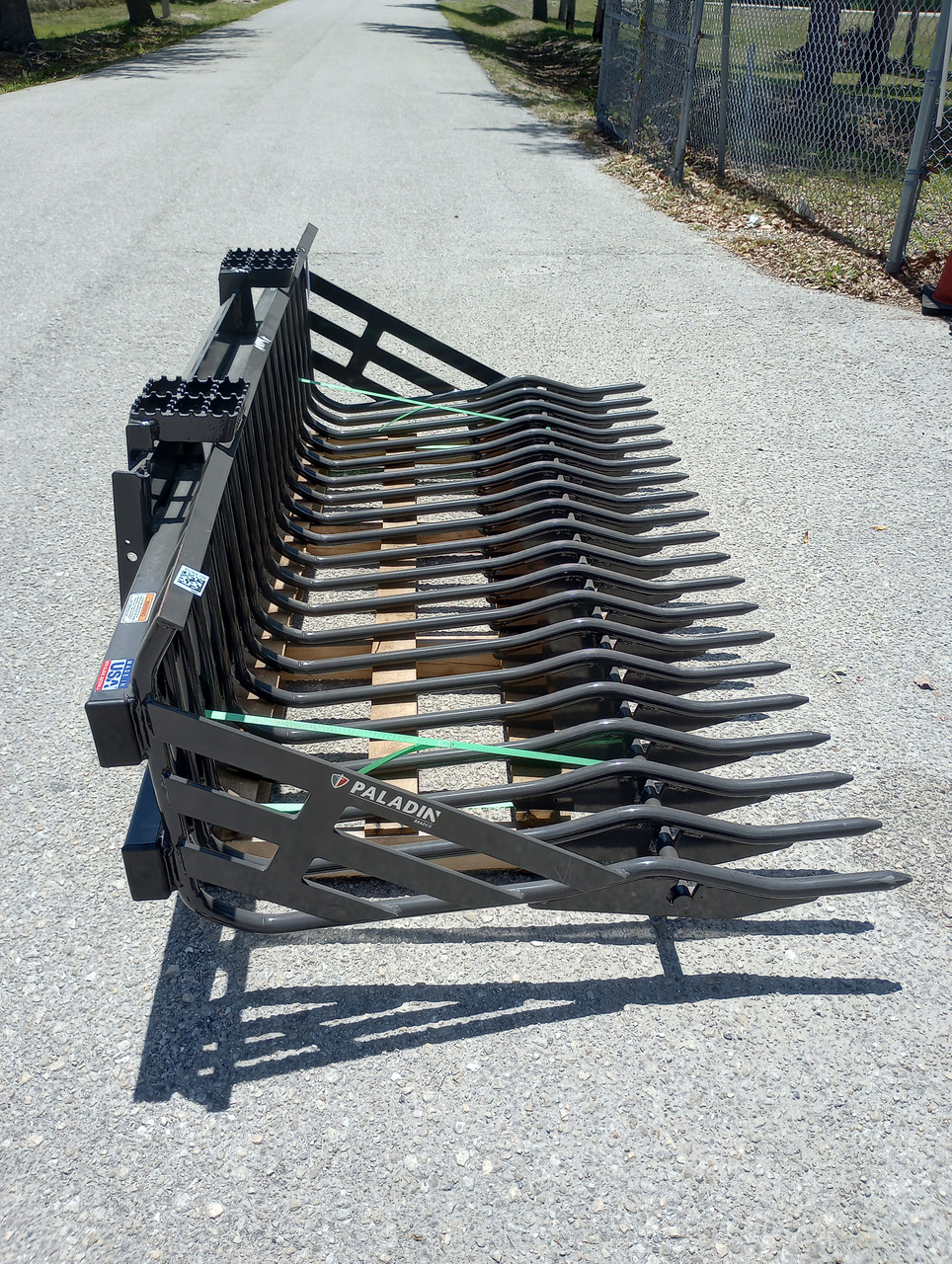 BRADCO 84" ROCK BUCKET 3" TINE SPACING SKID STEER MOUNT COLLECT ROCKS & DEBRIS