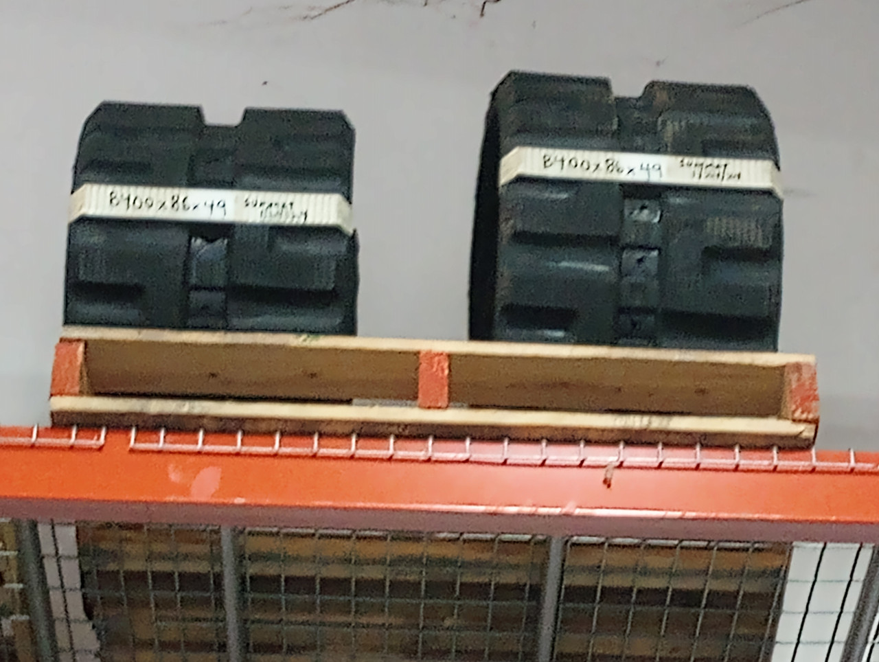 RUBBER TRACK FITS BOBCAT CATERPILLAR MUSTANG 400x86x49