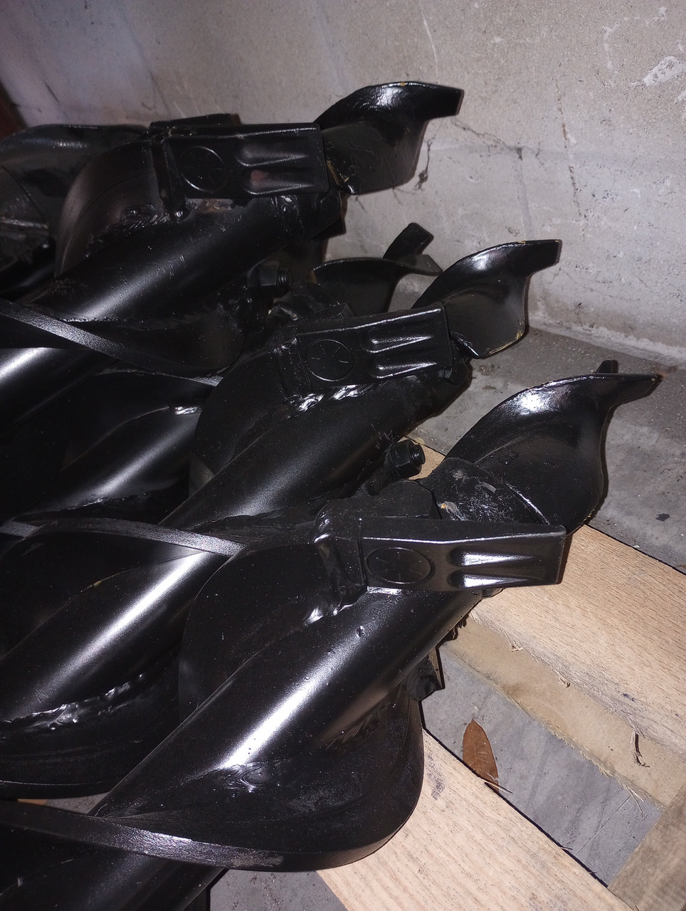 LOWE 6" x 4' AUGER BIT W/2.56" ROUND DRIVE FITS ALL 2.56" ROUND AUGER DRIVES