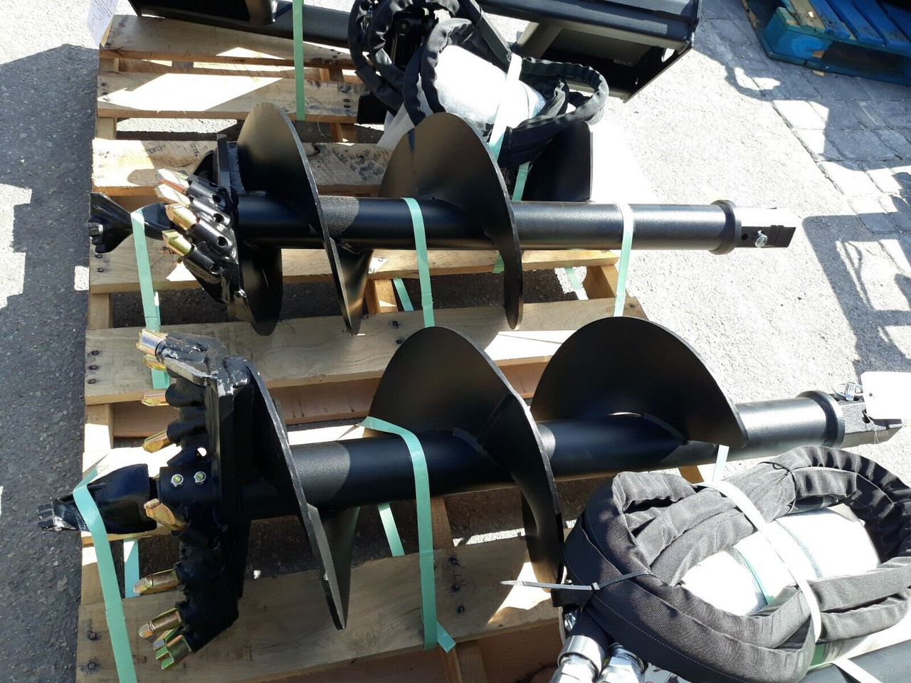 DIGGA 16" x 4' ROCK/COMBO AUGER BIT W/2" HEX FOR TOUGH DIGGING RC4-16-3MFT