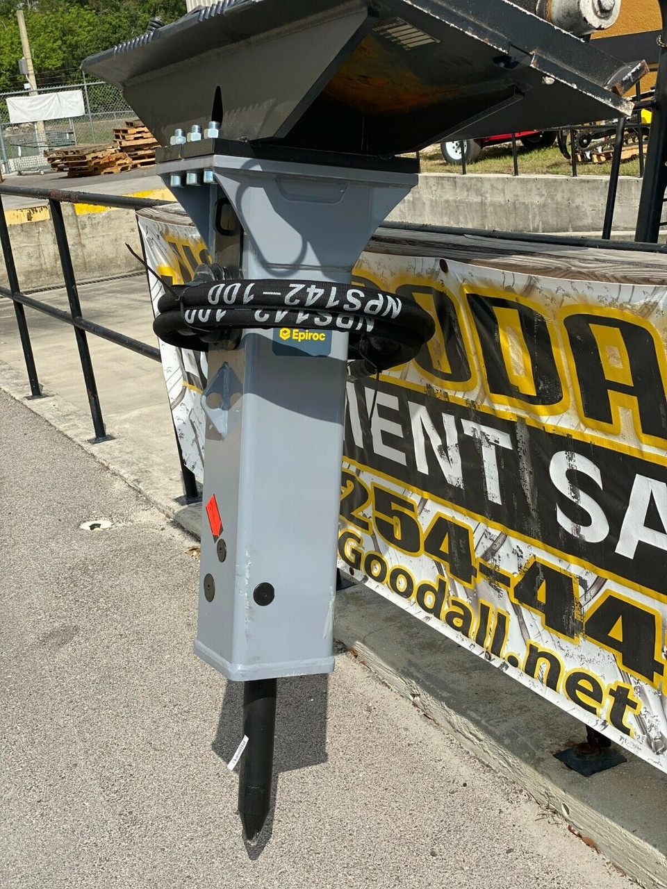 Epiroc EC50 Hydraulic Concrete Breaker Hammer,350 Ft Lbs Impact,w/Toro Plate