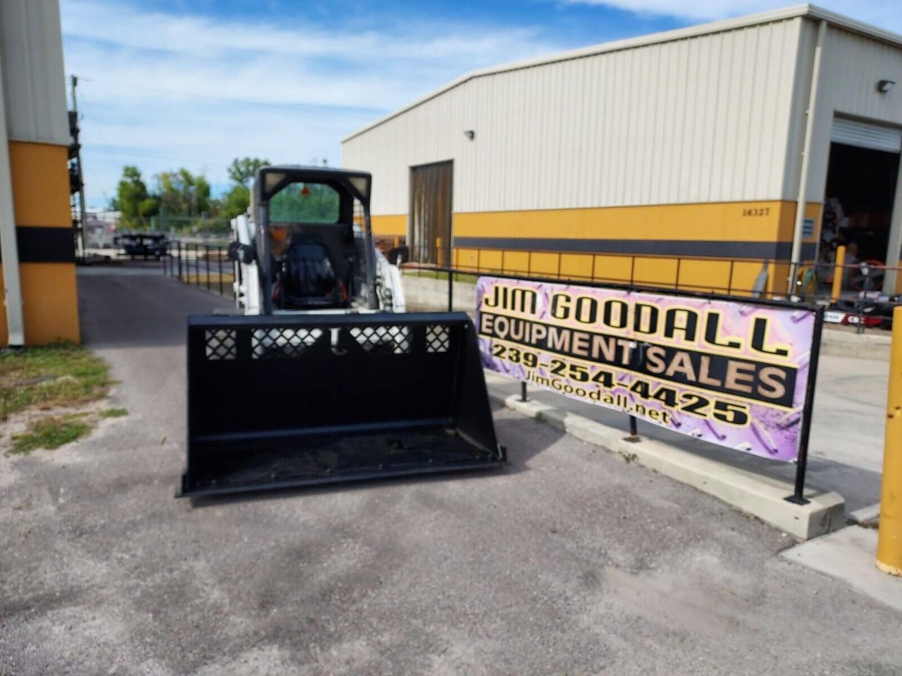 JENKINS SKID STEER MULCH/SNOW BUCKET W/BOLT ON EDGE (1.2 CUBIC YARD CAPACITY)